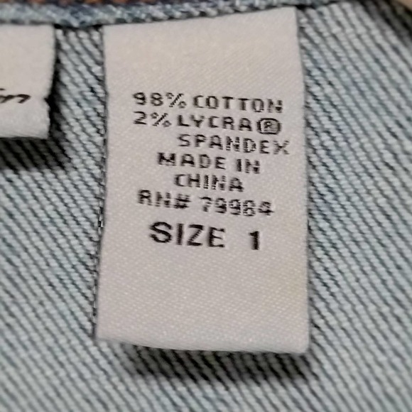 Chico's Platinum SZ 1 Blue Jean Denim Jacket Pockets Buttons Embroidered Back - Picture 4 of 8